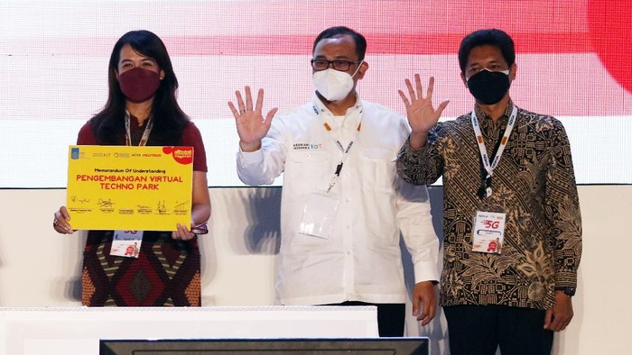 Kolaborasi IoT untuk Institusi Pendidikan Internet of Things terus membuka ruang kolaborasi yang lebih luas bagi semua pihak sebagai sarana komunikasi untuk maju bersama.