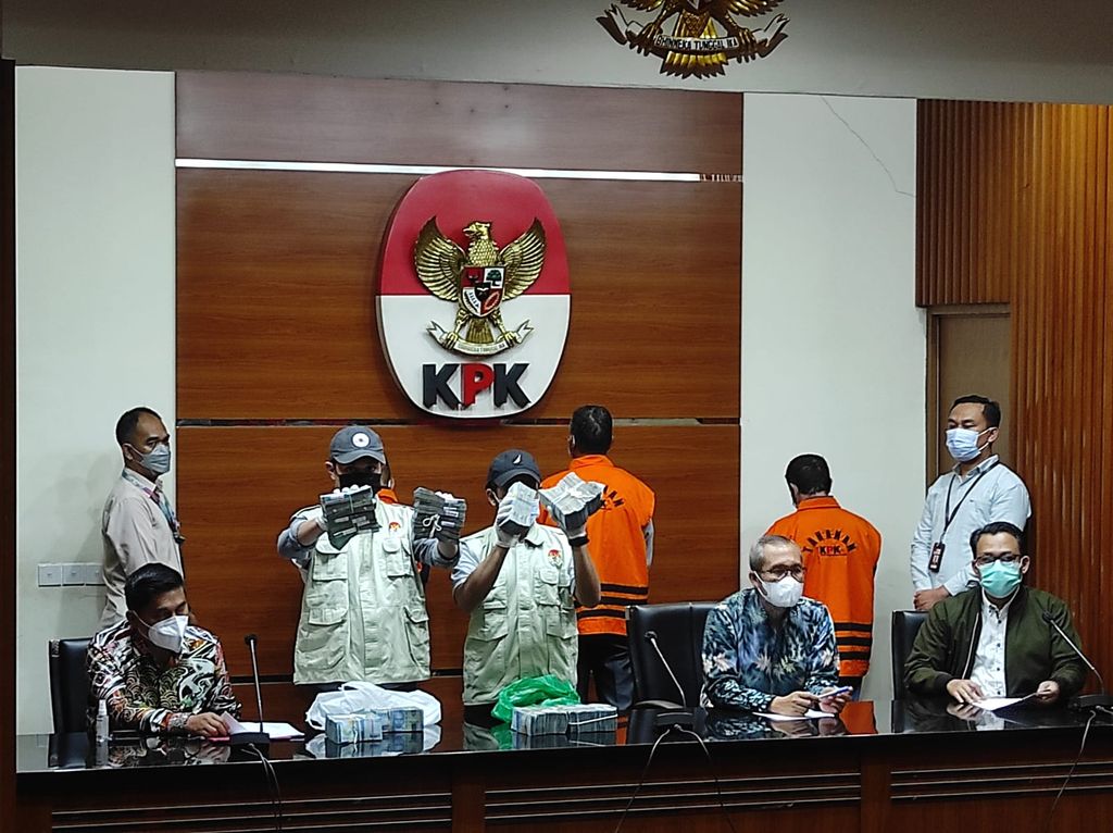 Konpres KPK perihal penetapan tersangka kepada Plt Kadis PU Pemkab Hulu Sungai Utara, Kalsel, Kamis (16/9/2021).
