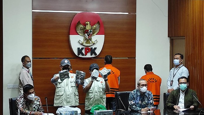 Konpres KPK perihal penetapan tersangka kepada Plt Kadis PU Pemkab Hulu Sungai Utara, Kalsel, Kamis (16/9/2021).