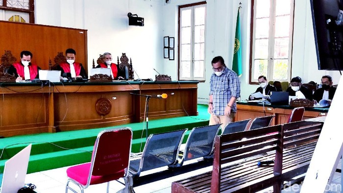 Mantan calon wakil bupati Bulukumba pada Pilbup 2020 lalu, Andi Makkasau jadi saksi di sidang kasus suap Nurdin Abdullah. (Hermawan/detikcom)