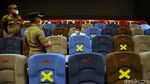 Melihat Persiapan Pembukaan Bioskop di Jakarta