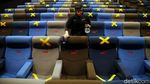 Melihat Persiapan Pembukaan Bioskop di Jakarta