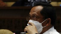 Kami mengusulkan hari pemungutan suaranya dilaksanakan pada bulan April seperti tahun-tahun sebelumnya. Atau kalau masih memungkinkan Mei 2024, kata Tito dalam rapat kerja bersama Komisi II DPR RI, di kompleks parlemen, Senayan, Jakarta, Kamis (16/9/2021).