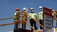 Oleh karena itu tanggul laut yang saat ini dikerjakan oleh PUPR ini terus dilakukan guna mencegah Jakarta Tenggelam. Menurut NASA Jakarta akan tenggelam pada tahun 2030 atau 2050. Kenaikan permukaan laut akan mengancam warga kawasan pesisir di Indonesia, seperti Jakarta, Semarang, dan Demak.