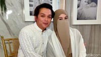 Kemarin, Rabu (15/9/2021) Natta Reza menggelar 7 bulanan kehamilanan Wardah Maulina di kawasan Cipayung, Jakarta Timur. Foto: Hanif/detikHOT