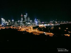 Panorama Perth dari Kings Park hingga Pesona Monumen State War