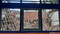Tidak ada korban jiwa dalam kejadian ini karena proses KBM di Kota Bogor masih dilakukan secara daring dan kelas dalam kondisi kosong.