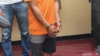 Tersangka kini mempertanggungjawabkan perbuatannya. Dia ditahan di sel tahanan Mako Polsek Tarogong Kidul dan terancam bui 7 tahun.