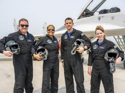 Momen 4 Warga Biasa Terbang ke Luar Angkasa Naik Roket SpaceX