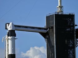 Momen 4 Warga Biasa Terbang ke Luar Angkasa Naik Roket SpaceX