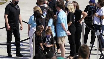 CEO SpaceX Elon Musk menghadiri peluncuran misi Inspiration4 di Florida. Foto: AP