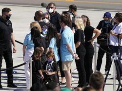 Momen 4 Warga Biasa Terbang ke Luar Angkasa Naik Roket SpaceX