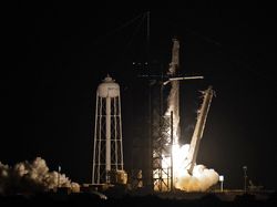 Momen 4 Warga Biasa Terbang ke Luar Angkasa Naik Roket SpaceX