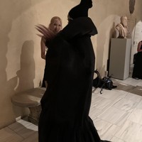 Jurnalis Vogue, Keaton Kilde membagikan foto pertemuan Rose BLACKPINK dan Rihanna lewat akun Instagram (@keatonkildebell). Ia mengenalkan keduanya dan menuliskan caption, “Aku memperkenalkan Rose kepada Rihanna di MET Gala, dan mereka langsung saling jatuh cinta.” Foto: dok Instagram @keatonkildebell