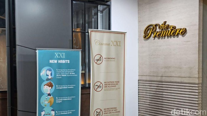 Suasana Bioskop Hari Pertama