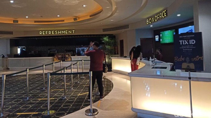 Suasana Bioskop Hari Pertama