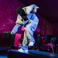 Aksi panggung Justin Bieber turut memeriahkan pesta MET Gala tahun ini. Tidak ketinggalan, ada pula penampilan Audra McDonald dan Mykal Kilgore ikut   (Foto: Getty Images for The Met Museum/Vogue)