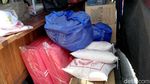 Tak Mampu Bayar Kontrakan, Suami-Istri Ini Ajak Anak Tidur di Angkringan