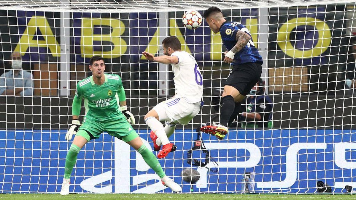 Momen pertemuan Real Madrid dan Inter Milan di Giuseppe Meazza pada 15 September 2021. (Foto: Getty Images/Marco Luzzani)
