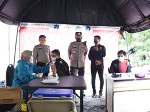 Para Pendekar di Sidoarjo Antusias Jalani Vaksinasi COVID-19