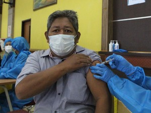 Vaksinasi RI Dibandingkan dengan Singapura, Menkes: Kita Nomor 6 Dunia!
