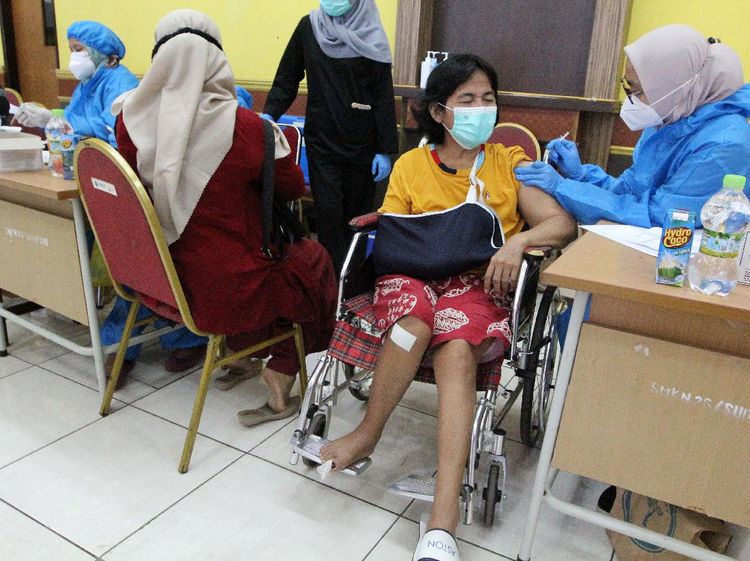 Vaksinasi COVID-19 untuk Kejar Herd Immunity