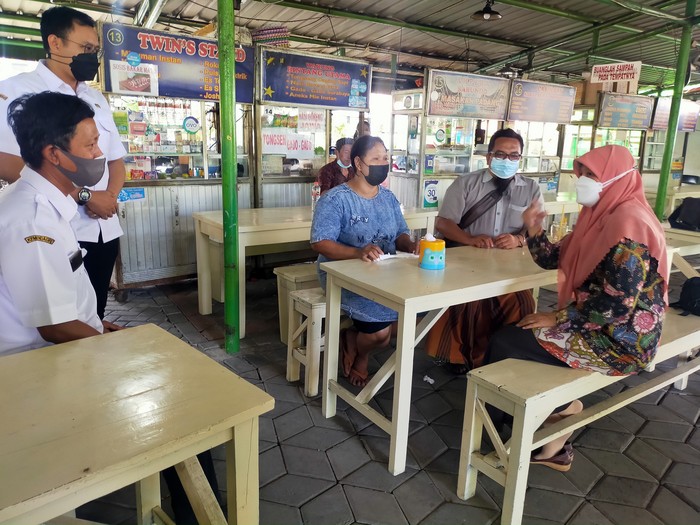 Wakil Ketua DPRD Kota Surabaya Reni Astuti
