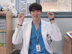 4 Aktris yang Pernah Dikabarkan Dekat dengan Yoo Yeon Seok
