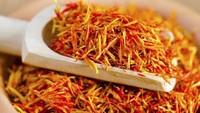 Saffron merupakan salah satu jenis rempah yang sering menjadi bumbu masakan. Harganya bisa mencapai US$ 400-1.000 per kg atau sekitar Rp 5,6 juta hingga Rp 14,2 juta. Saffron mahal karena hanya tumbuh 7 hari dalam 1 tahun di musim gugur. Belum lagi untuk memproduksinya dibutuhkan kerja keras. Untuk mengumpulkan 1 kg saffron saja Anda perlu memetik 300.000 bunga. Foto: Dok. totuldespraraw.ro