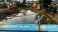 Kini sungai tersebut mulai bersih dari sampah. Aliran air pun lancar.
