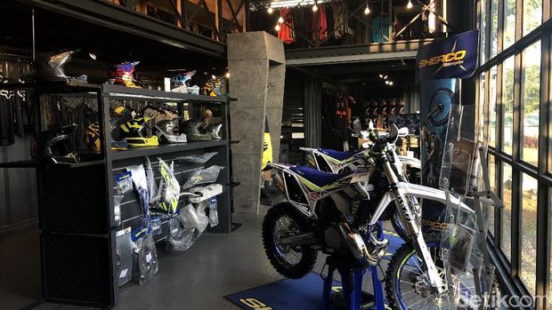 Apparel motor trail Fox