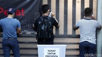 Saor Siagian selaku kuasa hukum dari 56 pegawai yang dinyatakan tidak lulus tes wawasan kebangsaan (TWK) menyebut kantor itu sebagai wadah bagi publik untuk menyampaikan aspirasi soal KPK. Namun untuk saat ini mereka mengaku akan berfokus pada para pegawai yang bakal diberhentikan pada 30 September 2021.