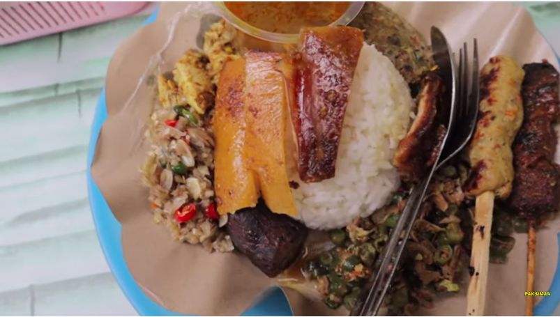 Bikin Ngiler! 5 Food Vlogger Ini Hobi Kulineran Olahan Babi