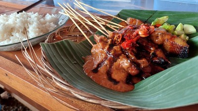 Bikin Ketagihan! Sate Jando Ibu Dewi Cuma Ada di Hari Minggu