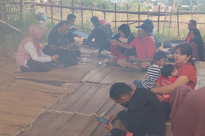 Galeri Sate Jando Cuma Ada Hari Minggu, Ini Sate Jando Ibu Dewi yang Bikin Ketagihan