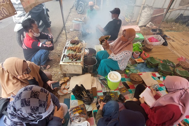 Cuma Ada Hari Minggu, Ini Sate Jando Ibu Dewi yang Bikin Ketagihan