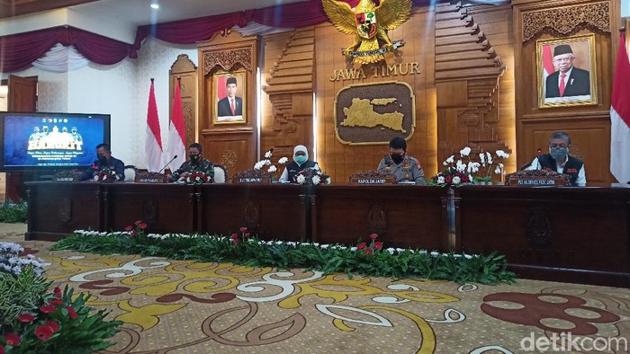 Jatim menjadi provinsi pertama dan satu-satunya yang masuk level 1 sesuai asesmen Kemenkes. Gubernur Khofifah Indar Parawansa menyebut, ada 254 wisata yang akan segera dibuka.