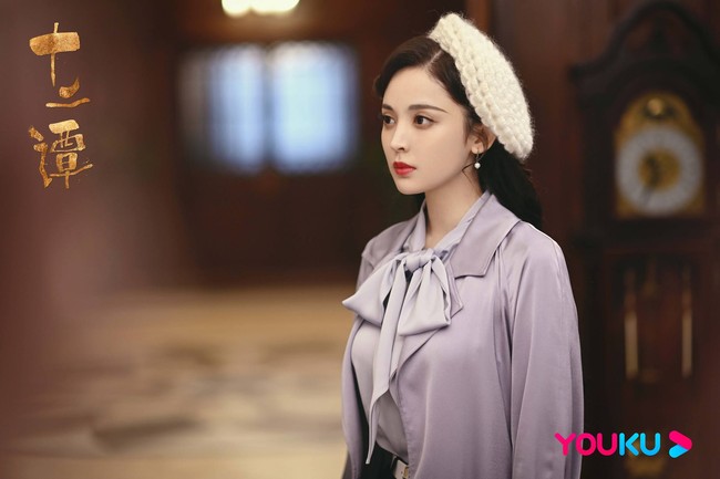 Selain memesona dengan kecantikannya, Gulnazar atau Guli Nazha juga memiliki banyak prestasi di industri hiburan. Salah satunya, ia pernah memenangkan penghargaan pendatang baru pada Golden Phoenix Award 2015 dan Huading Awards 2018. Foto: Facebook Gulinazha