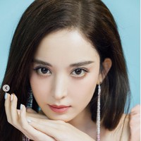 Guli merupakan brand ambassador China pertama untuk merek Fendi yang merupakan keturunan Uyghur, kelompok etnis Turki yang menetap di Asia Timur dan Asia Tengah. Foto: Instagram