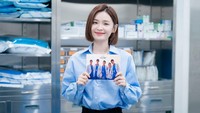 Chae Song Hwa akhirnya bisa menuntaskan perasaan yang terpendam selama bertahun-tahun. (Foto: dok. Instagram @tvn_drama)