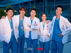 Hospital Playlist Tamat, Ini Proyek Terbaru Para Aktornya