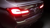 Mengingat namanya yang hadir dengan embel-embel Competition, BMW M5 Competition ini berarti tidak hanya pas dipakai sebagai kendaraan harian, namun juga didesain untuk dibawa turun ke sirkuit.