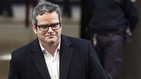 Lalu Bruno Iksil yang dikenal dengan London Whale. Dia merupakan seorang trader yang bekerja untuk JPMorgan Chase dan melakukan penipuan melibatkan credit default swaps. (Wall Street Journal).