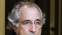 Bernie Madoff dia menjalankan skema Ponzi dan menjerat banyak korban. Bahkan skandalnya merupakan yang terbesar dalam sejarah Amerika Serikat. (Reuters)