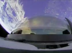 Keren! Warga Biasa Nikmati Pemandangan Bumi dari Angkasa