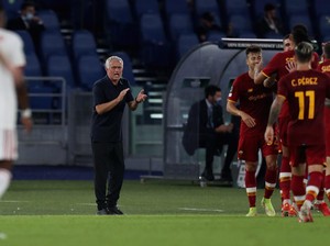 Roma Menang Besar, Mourinho Tak Puas