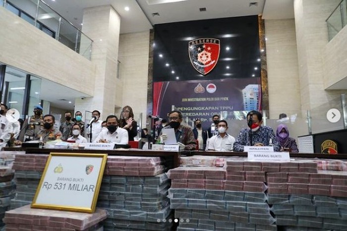 Mahfud MD Pamer Tumpukan Uang Rp 531 M TPPU Obat Ilegal