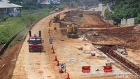 Jalan Tol Serpong-Cinere memiliki panjang keseluruhan 10,14 kilometer (km) yang dikelola oleh PT CSJ selaku anak usaha PT Jasa Marga (Persero) Tbk dengan masa konsesi 35 tahun. Jalan tol ini dibagi menjadi dua seksi pengerjaan, yaitu Seksi 1 Ruas Serpong-Pamulang sepanjang 6,5 km dan Seksi 2 Ruas Pamulang-Cinere sepanjang 3,64 km.  