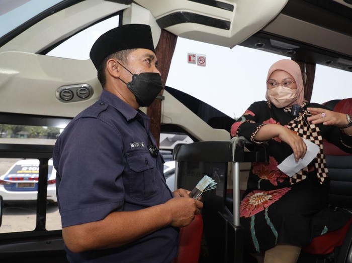 Menaker Ida Fauziah