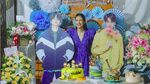 Momen Mikha Tambayong Bareng V dan Jungkook, Kejutan dari Deva Mahenra